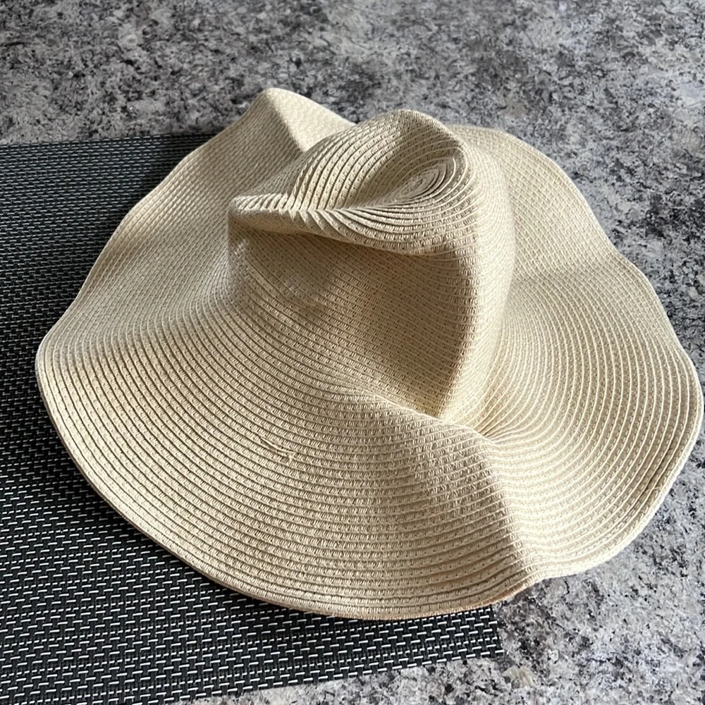 Women’s Wide Brim Foldable Packable Beach Straw Floppy Summer Hat NWOT